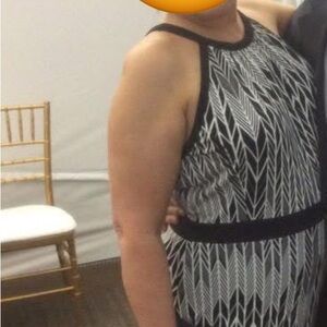 Stunning and slimming maxi dress!